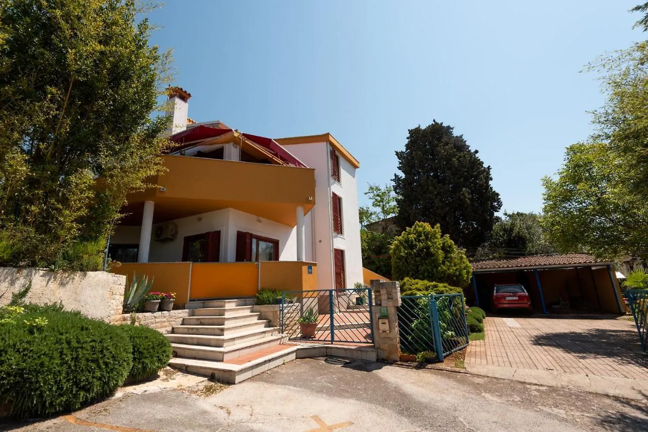 Apartment Anna Pula